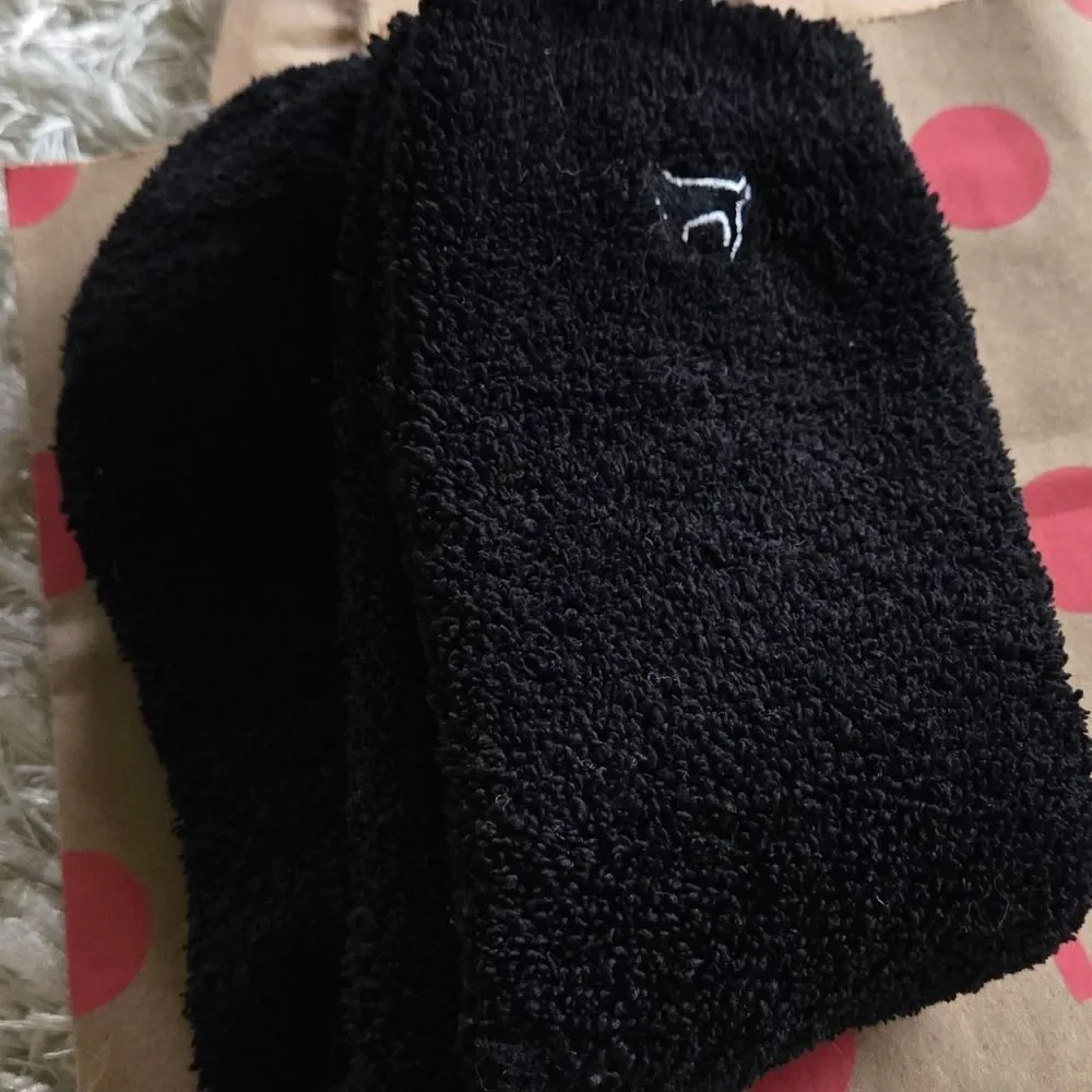Victorias Secret PINK Black Fuzzy socks One Size Slippers Dog Logo Y2k Womens